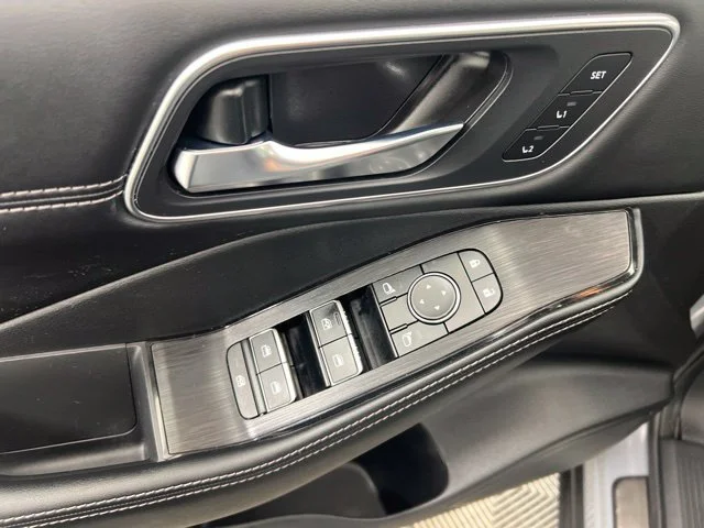 Used 2023 Gray Nissan Platinum image 13