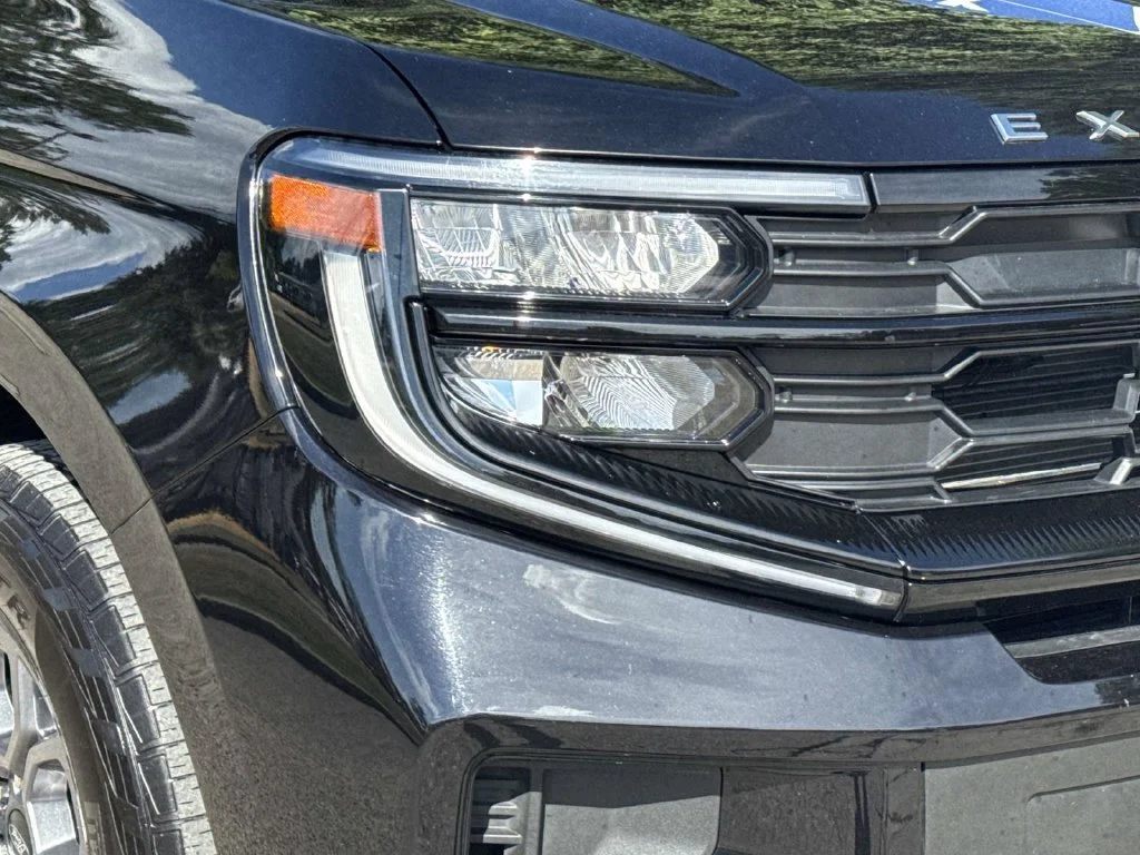 Used 2025 Black Ford Active image 3