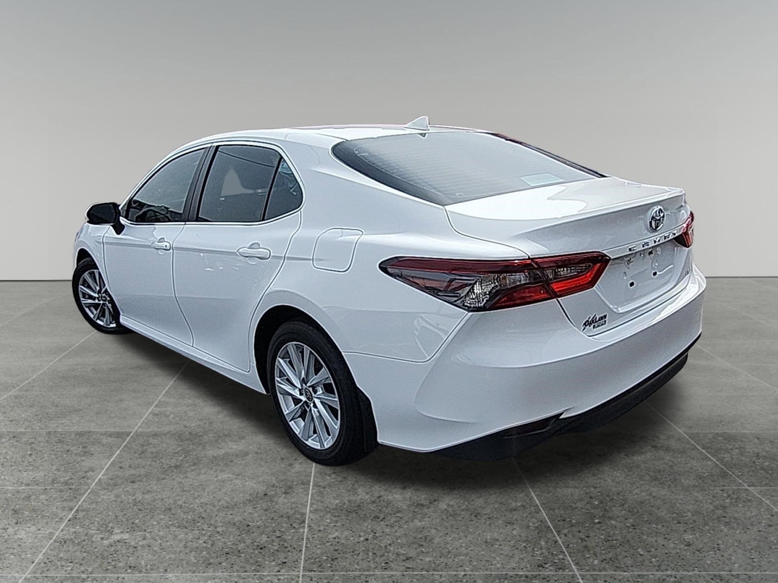2024 Toyota Camry LE - Photo 5