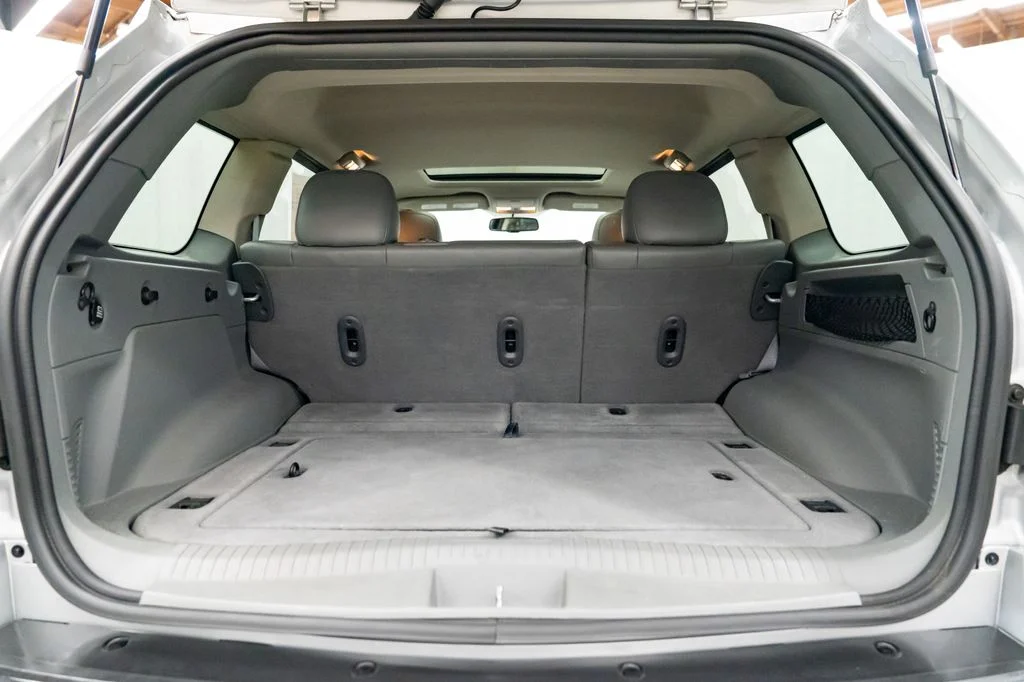 Used 2007 Silver Jeep Laredo image 8