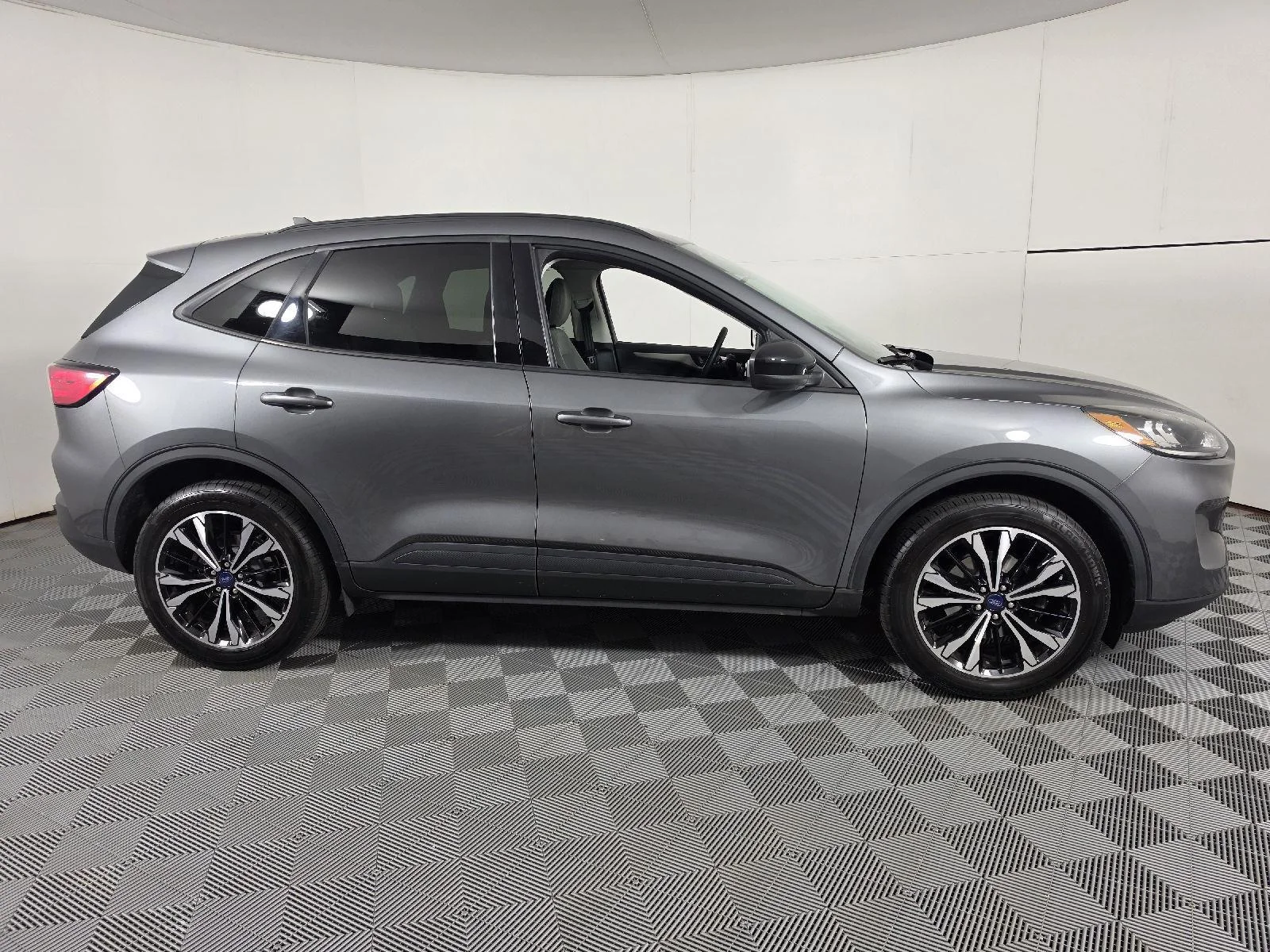 Used 2022 Carbonized Gray Ford SE image 12