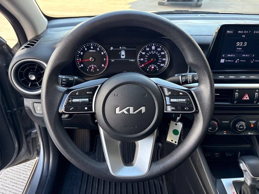 Used 2022 Gray Kia LXS image 8