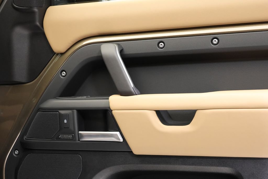 2026 Land Rover Defender X-Dynamic SE - Photo 38