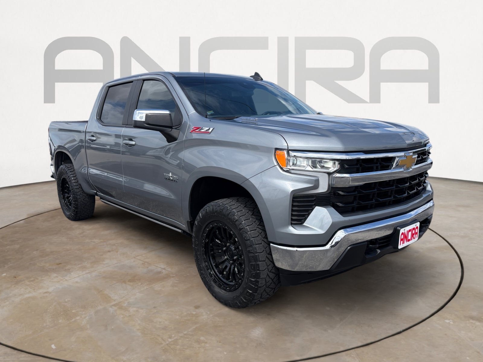 Used 2023 Sterling Gray Metallic Chevrolet LT image 4