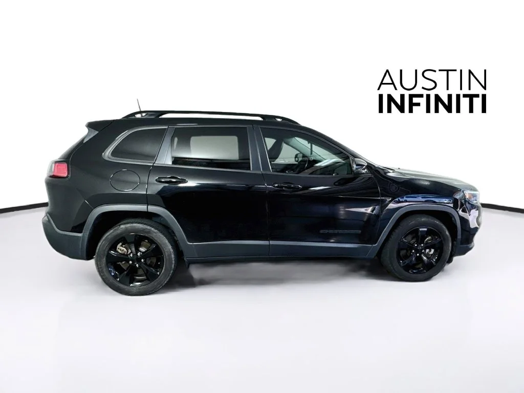 Used 2019 Black Jeep Latitude Plus image 9