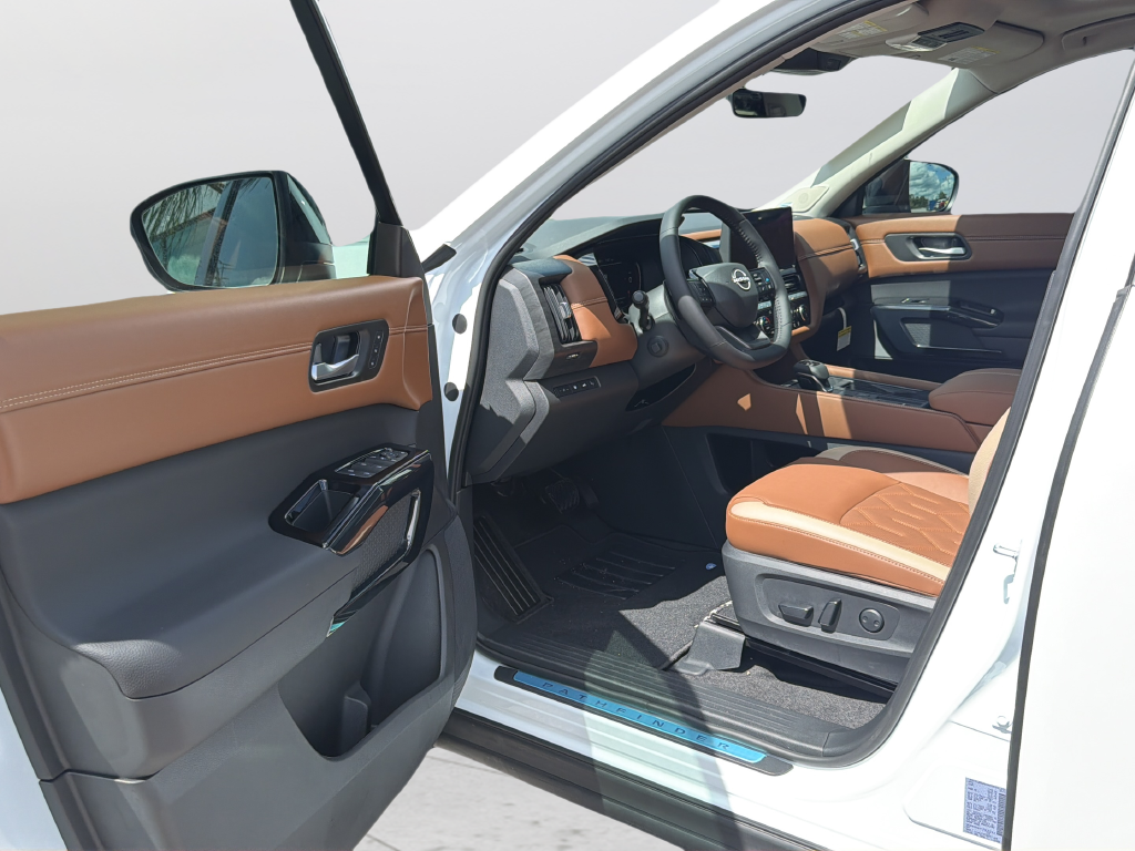 New 2026 White Nissan Platinum image 25