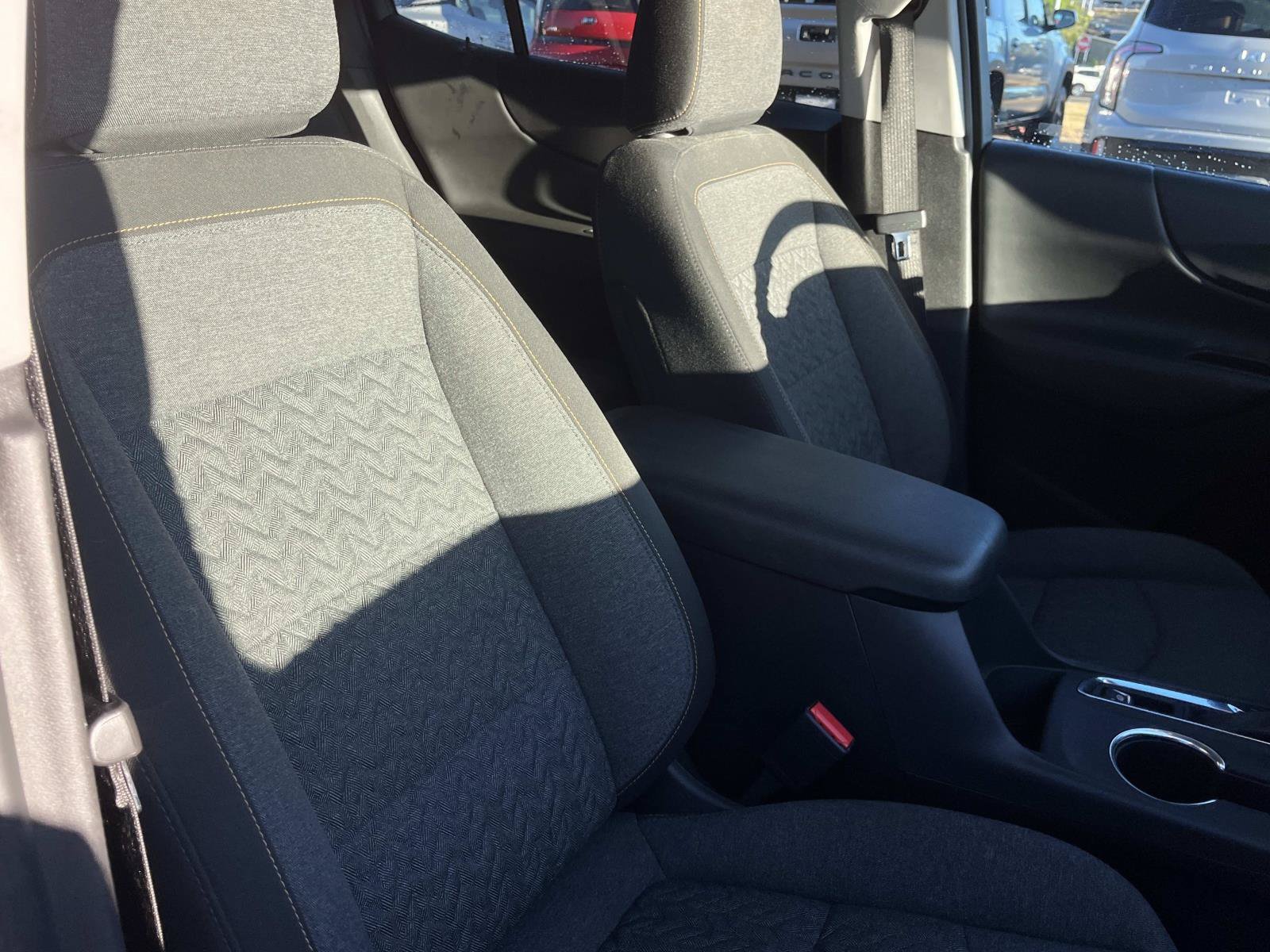 Used 2024 Summit White Chevrolet LT image 25