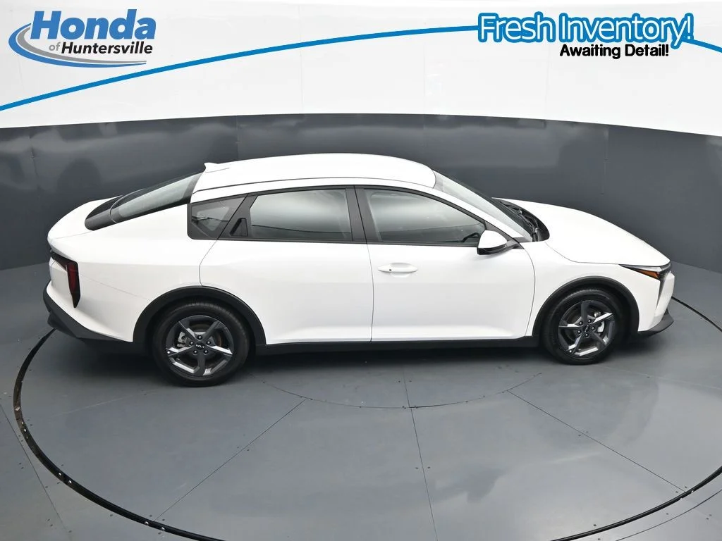 2025 Kia K4 LXS - Photo 25