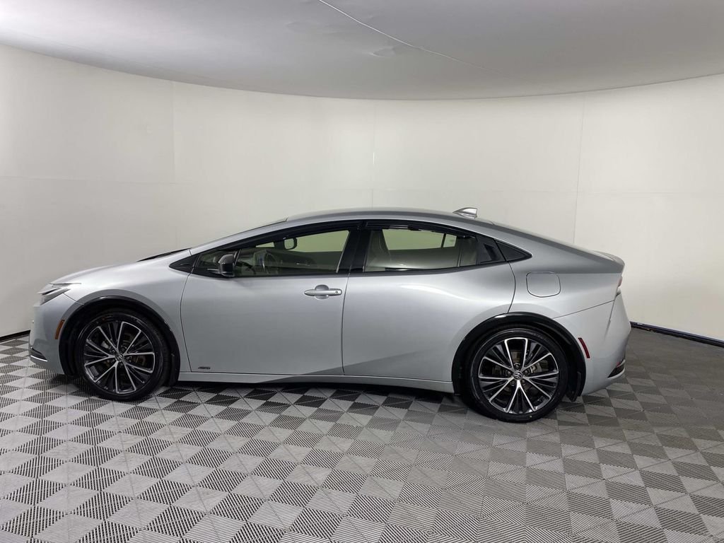 Used 2023 Silver Toyota XLE image 5
