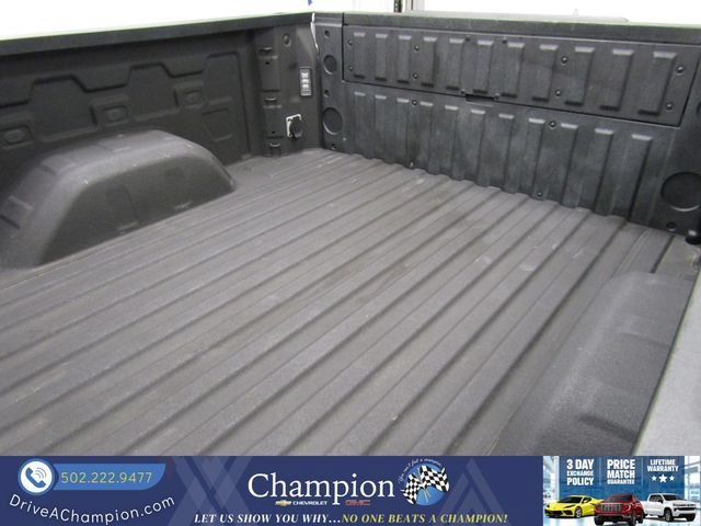 Used 2023 SUMMIT WHITE GMC SLT image 19