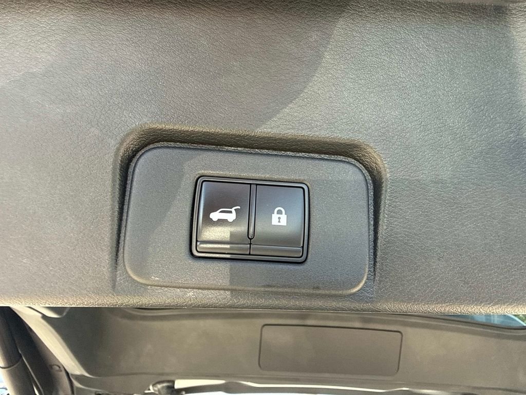 Used 2021 Gray Nissan SV image 7