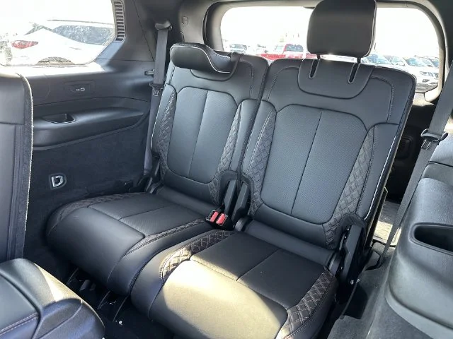 Used 2024 White Jeep Summit image 28