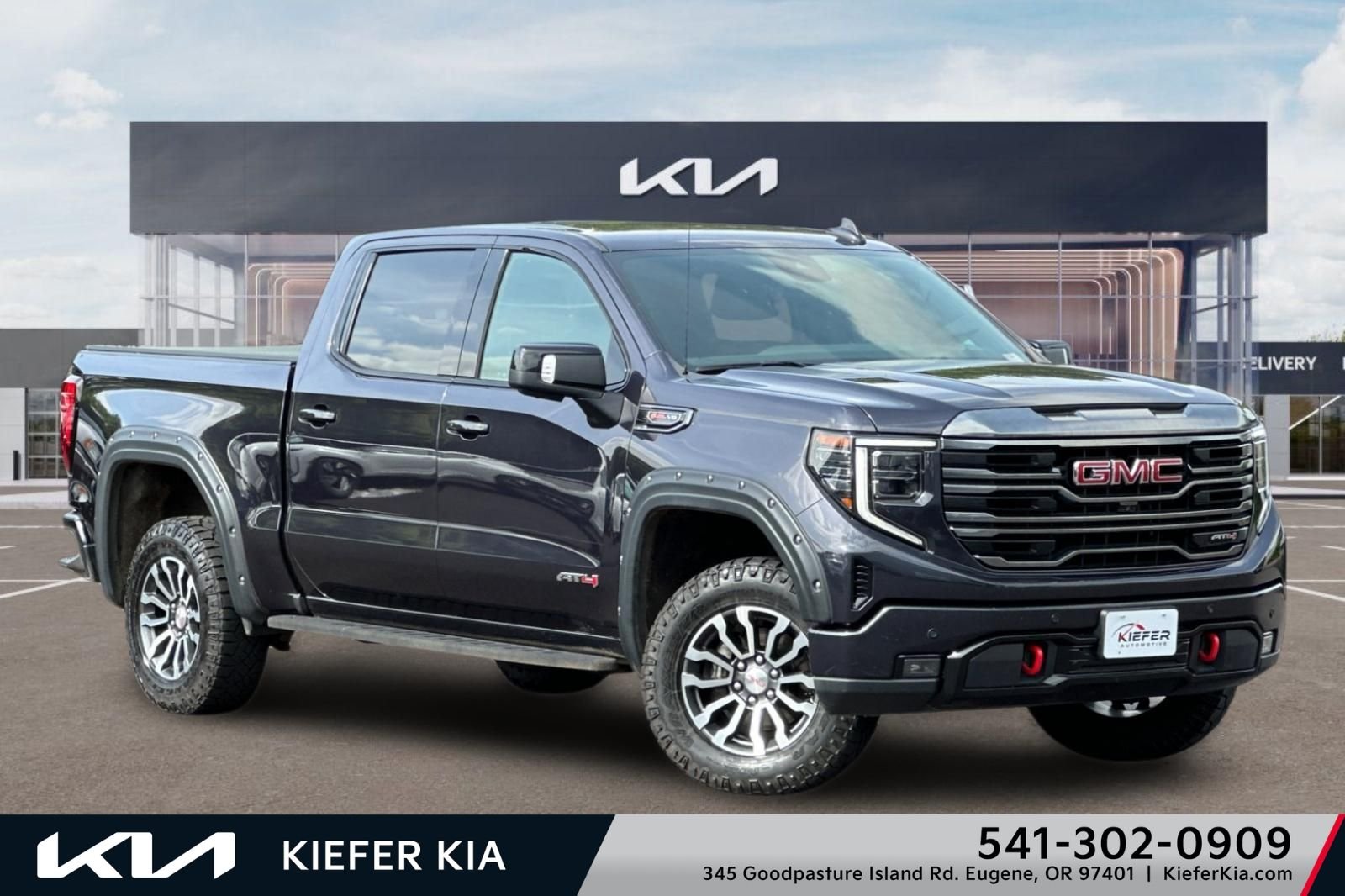 2022 GMC Sierra 4WD Crew Cab Short Box AT4's photo