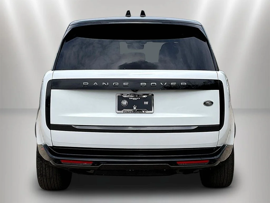 Used 2023 Fuji White Land Rover SE image 5