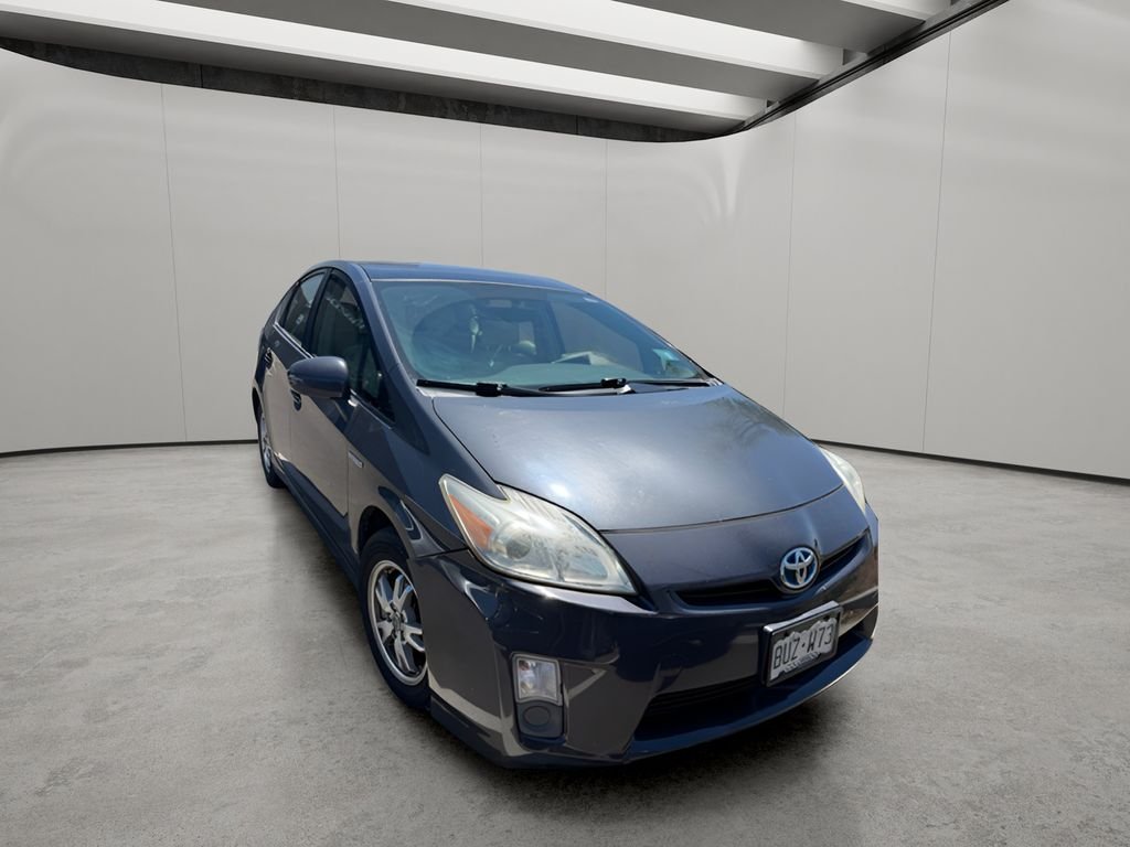 Used 2010 Winter Gray Metallic Toyota III image 4