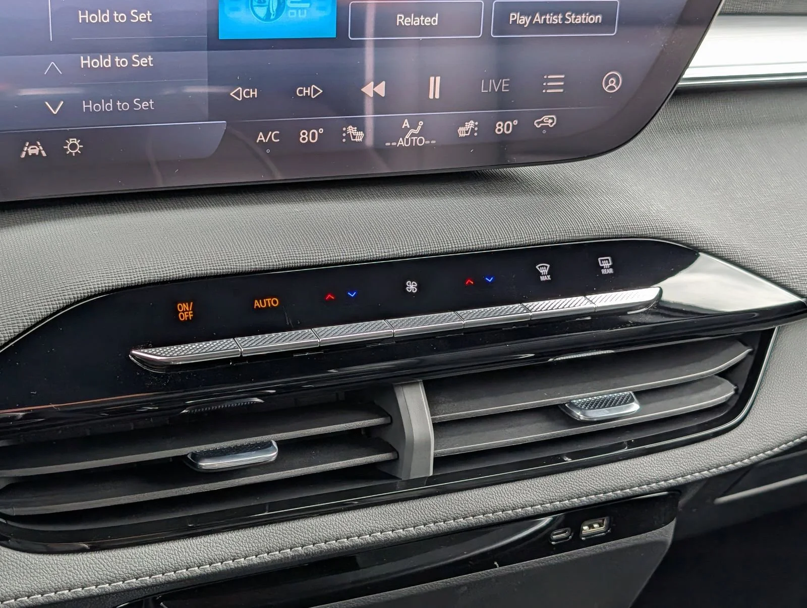 2026 Buick Enclave Preferred - Photo 11
