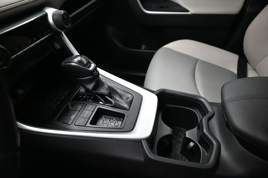 Used 2020 Silver Toyota XLE Premium image 22