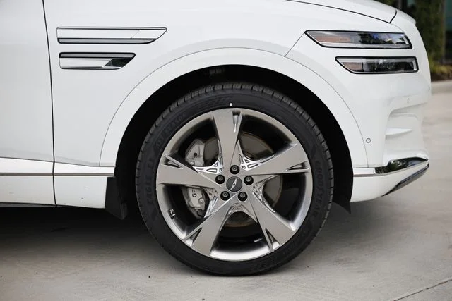 Used 2023 Uyuni White Genesis 3.5T Prestige image 5