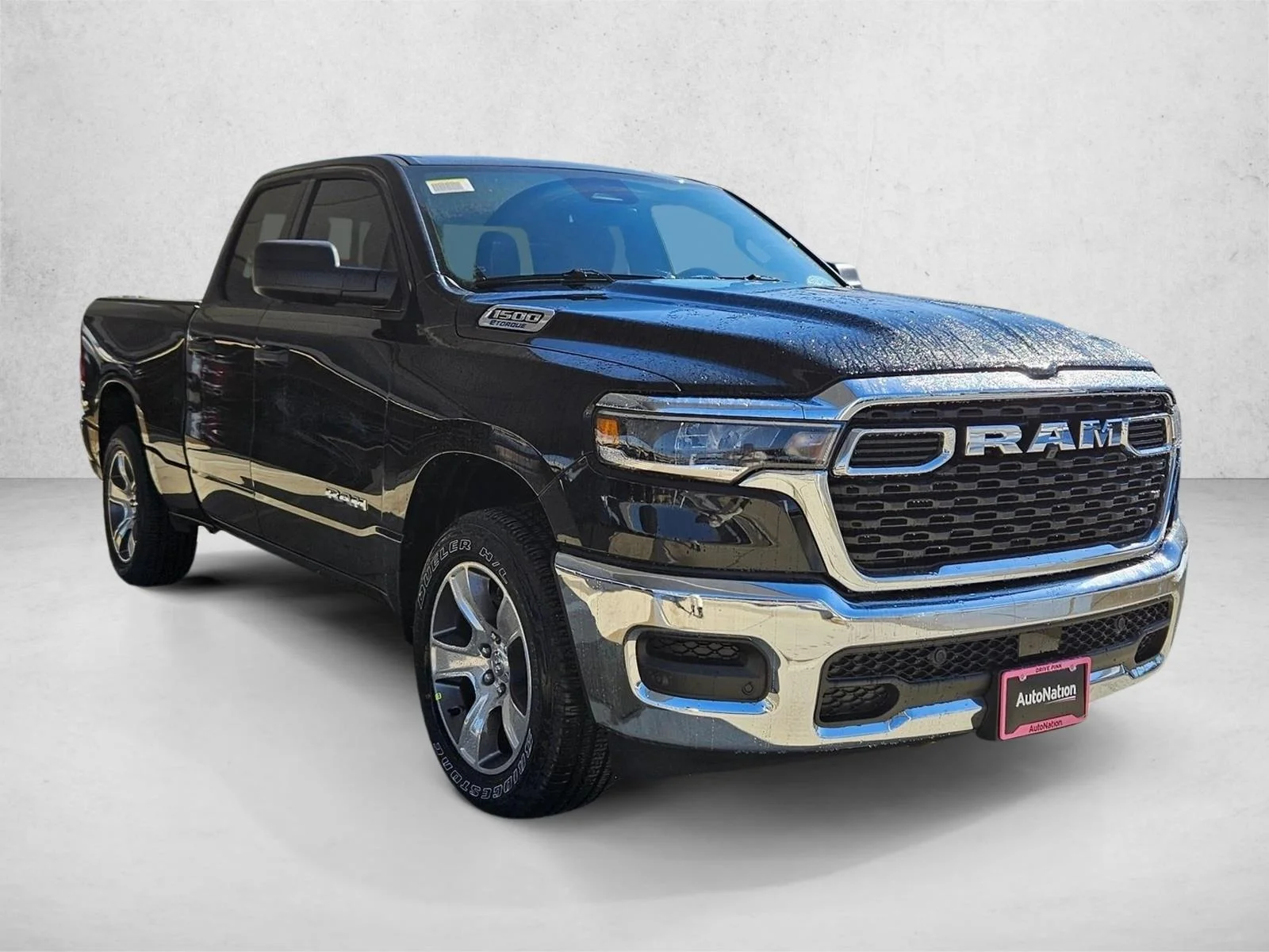 New 2026 Diamond Black Crystal Pearl-Coat Exterior Paint RAM Tradesman image 7