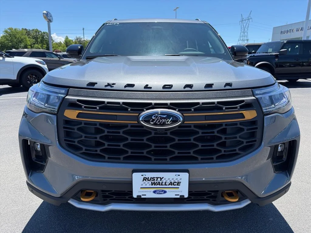 New 2026 Carbonized Gray Metallic Ford Tremor® image 3