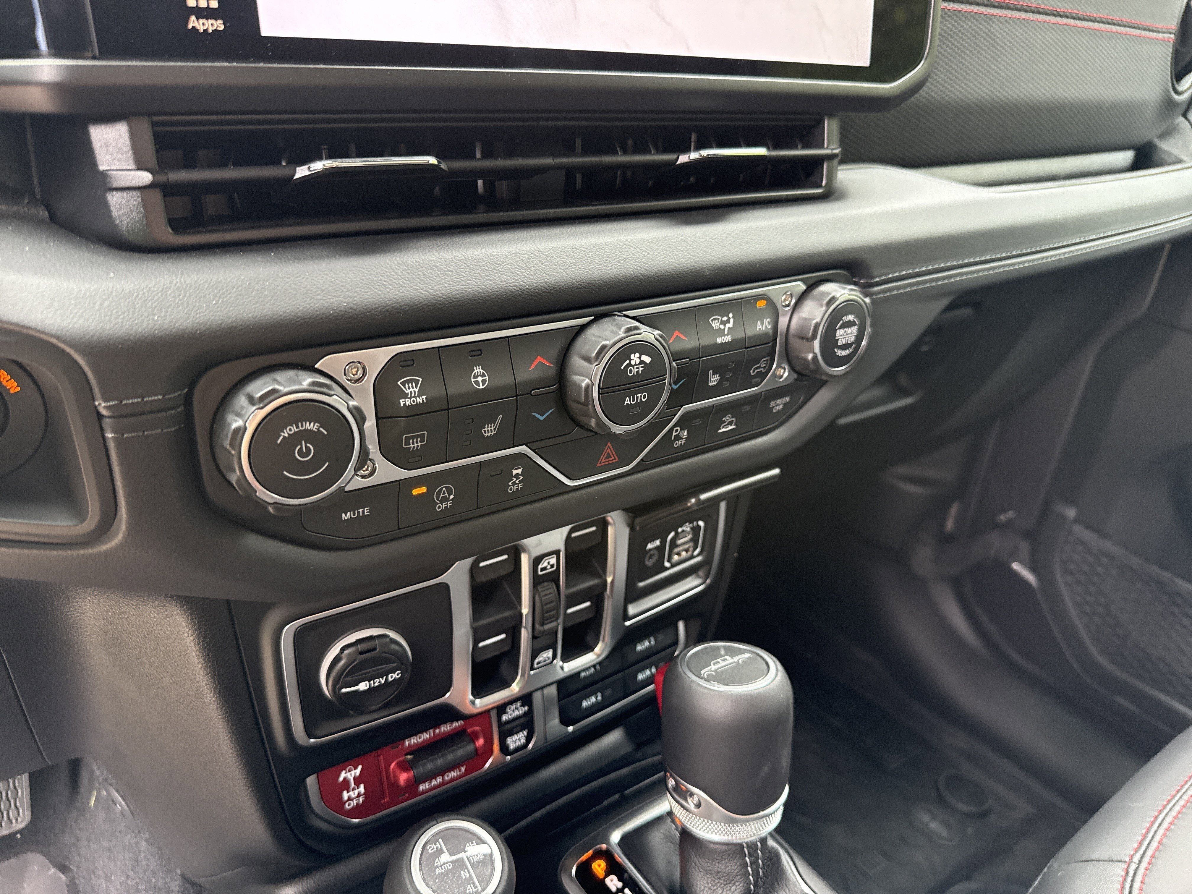 New 2026 Granite Crystal Metallic Clearcoat Jeep Rubicon X image 36