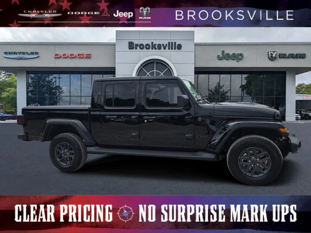 2026 Jeep Gladiator Sport S Auto's photo