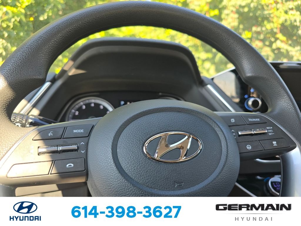 Used 2023 White Hyundai SEL image 22
