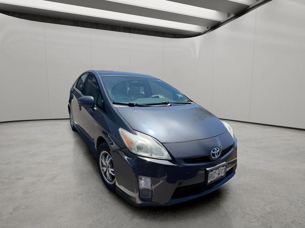 Used 2010 Winter Gray Metallic Toyota III image 4