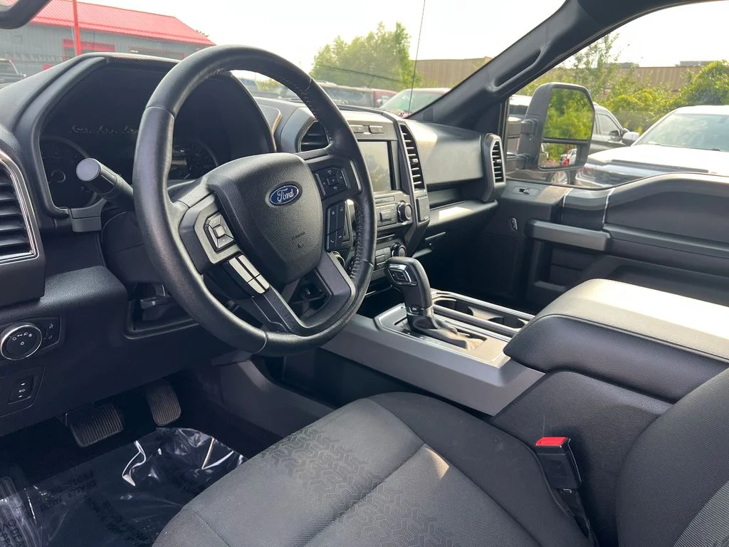 Used 2018 Gray Ford XLT image 24