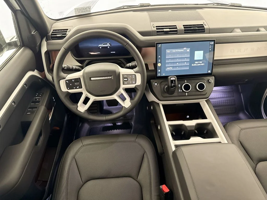 New 2026 Fuji White Land Rover X-Dynamic SE image 22