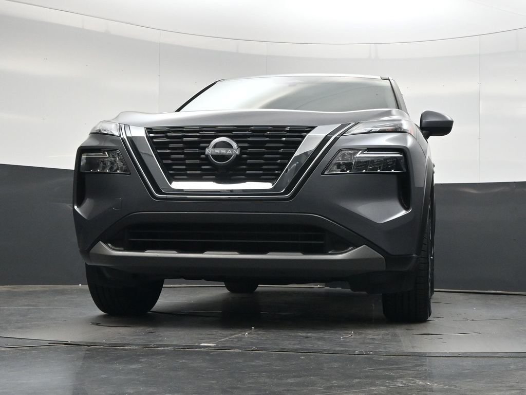 Used 2023 Gray Nissan SV image 40