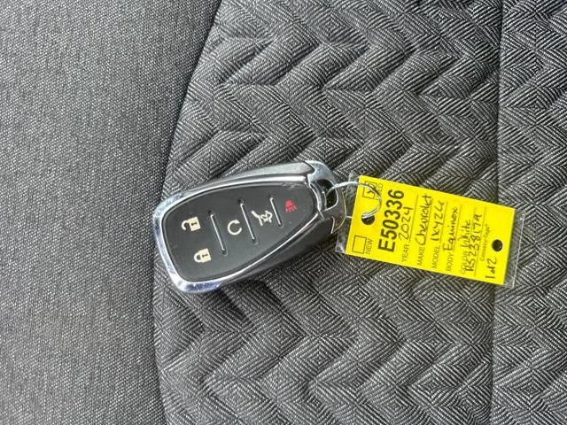 Used 2024 Summit White Chevrolet LT image 27