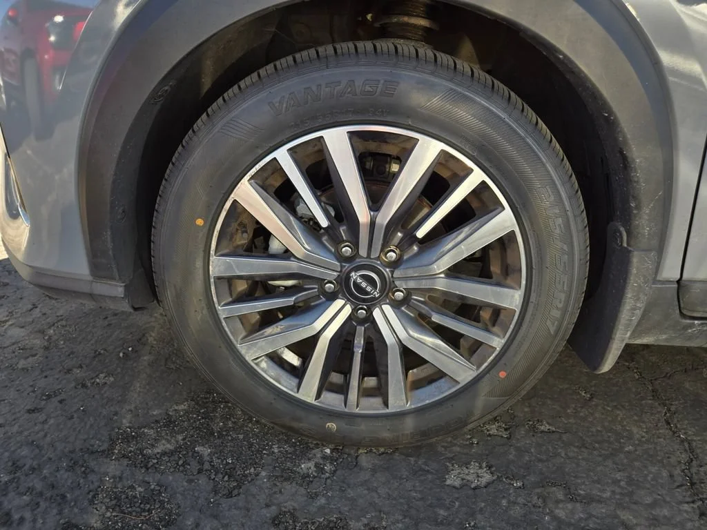 Used 2023 Gray/super Black Nissan SV image 3