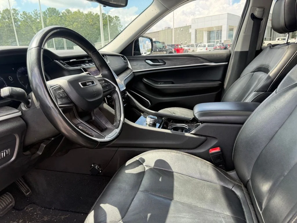 Used 2022 Gray Jeep Limited image 4
