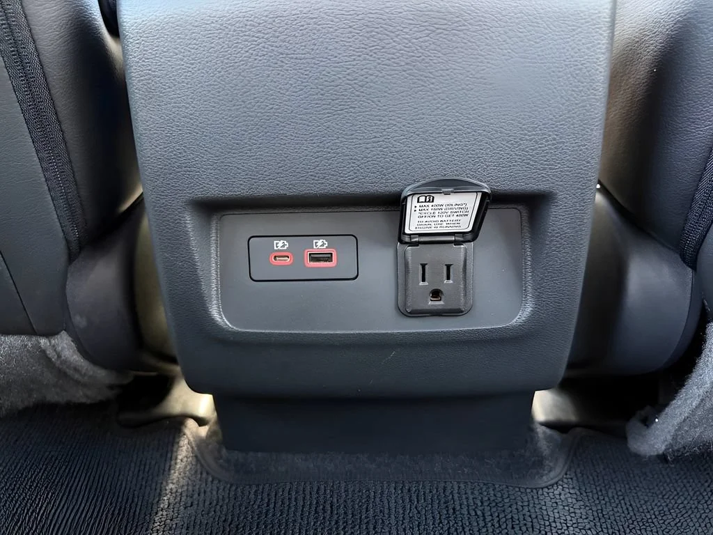 Used 2023  Nissan PRO-4X image 32