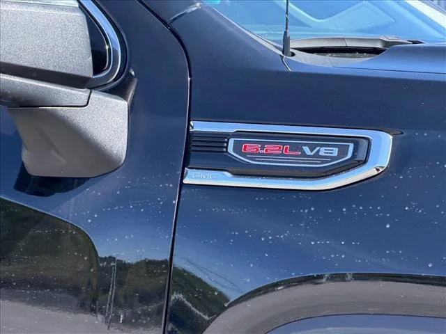 Used 2025 Onyx Black GMC Denali image 8