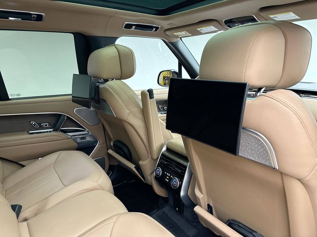 Used 2024 Belgravia Green Metallic Land Rover Autobiography image 20