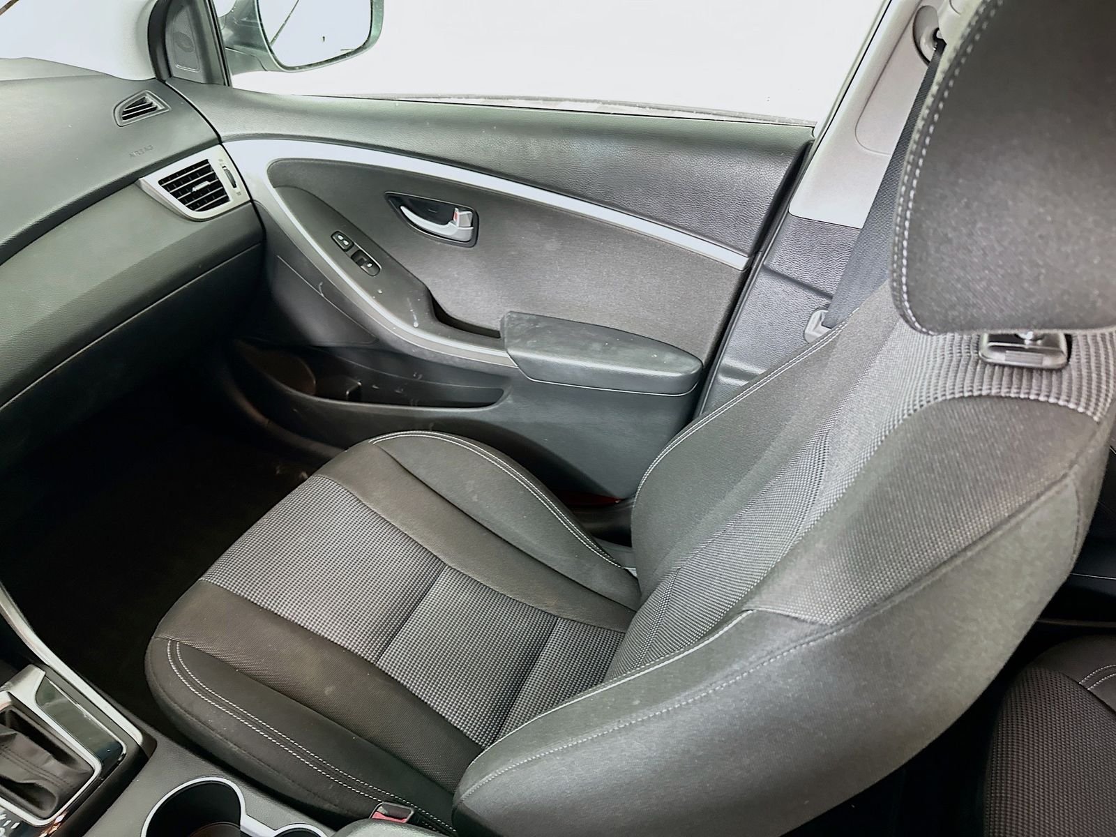 Used 2014 Monaco White Hyundai Base image 21
