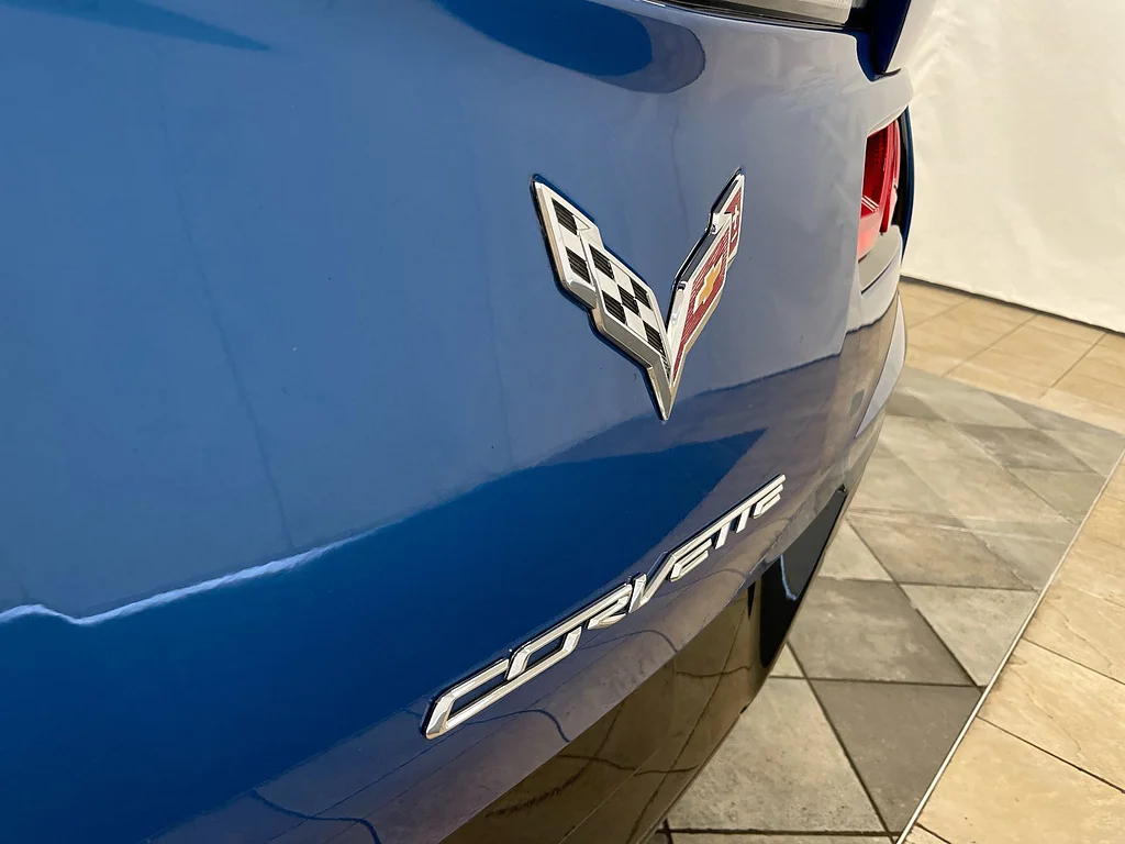 Used 2015 BLUE Chevrolet Stingray Z51 image 32