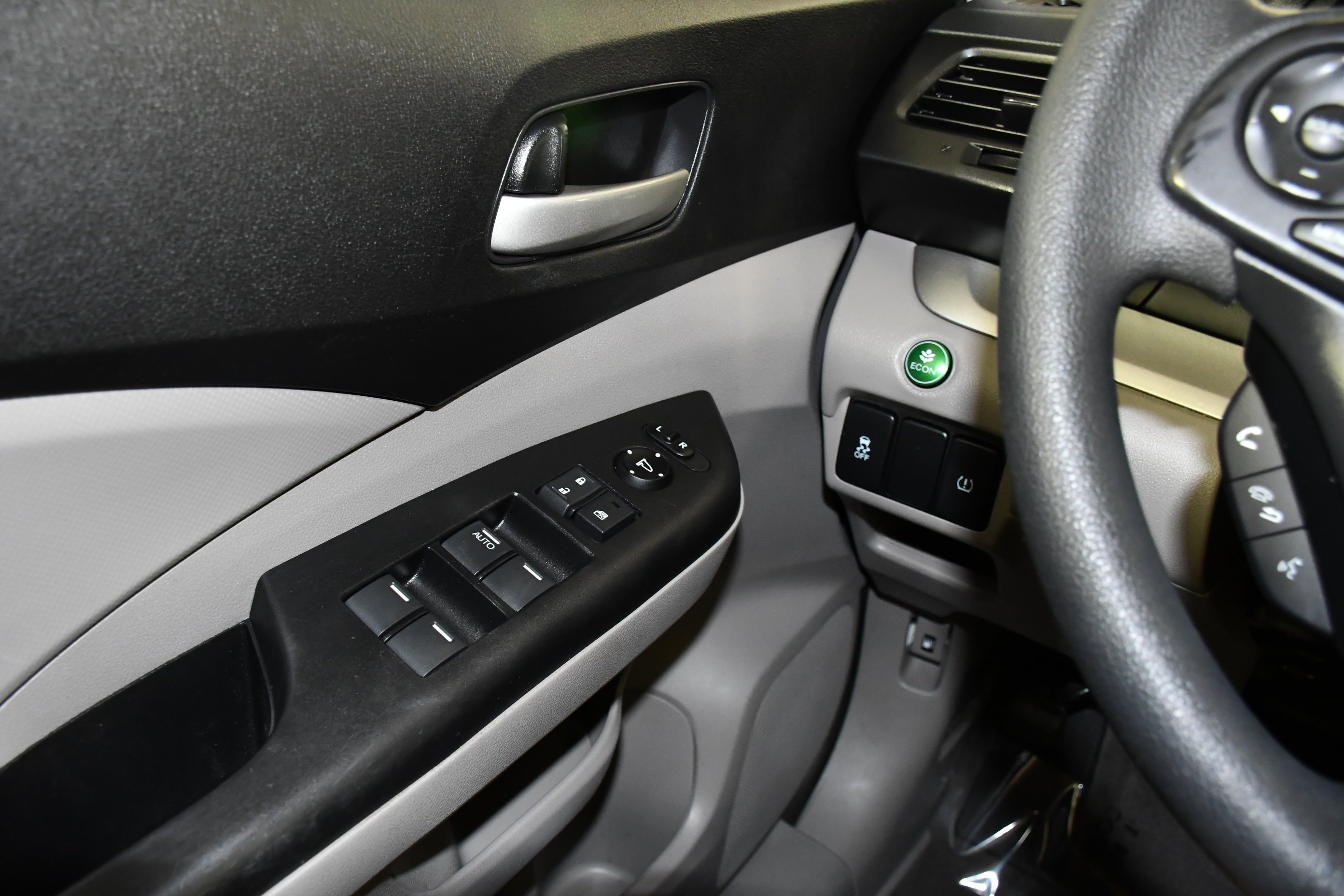 Used 2014 Twilight Blue Metallic Honda LX image 31
