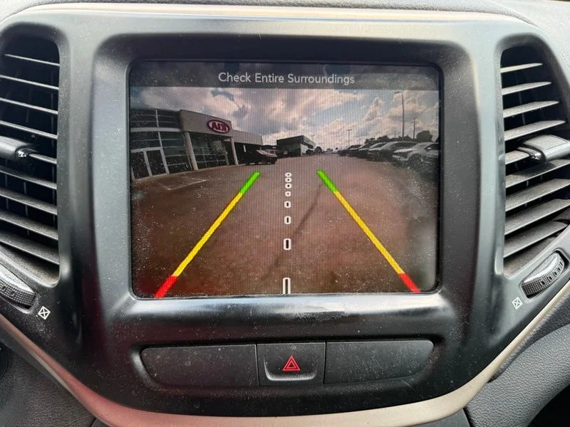 Used 2017 Black Jeep Latitude image 13