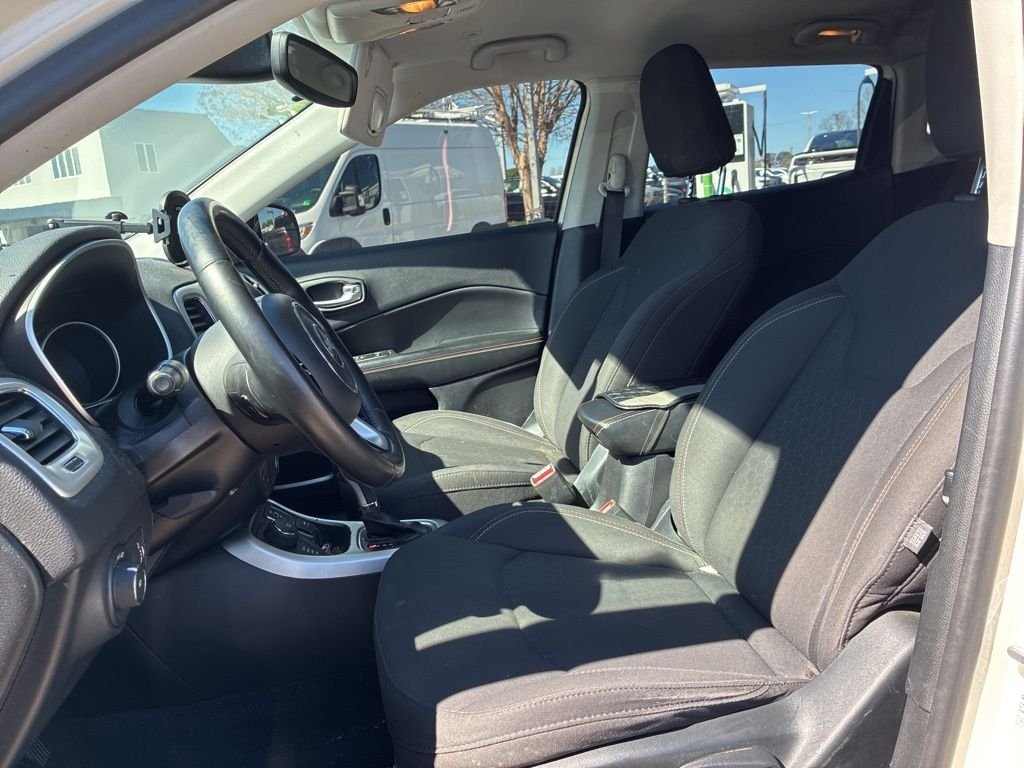 Used 2019 White Jeep Sport image 10