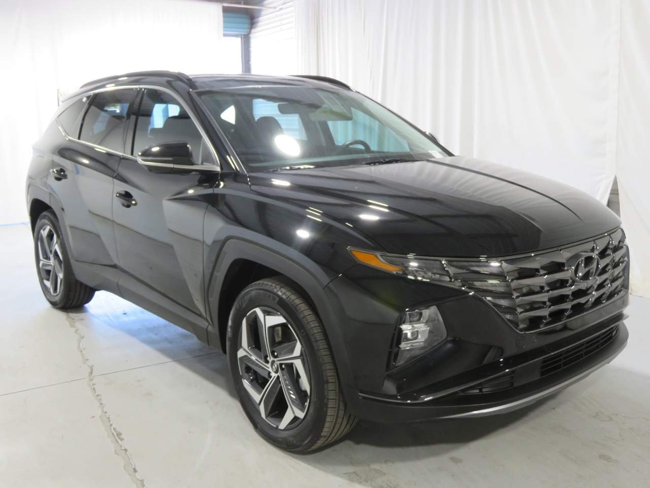 Certified Used 2024 Phantom Black Pearl Hyundai Limited image 3