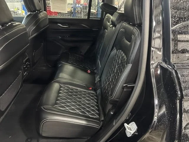 Used 2023 Diamond Black Crystal Pearlcoat Jeep Laredo image 12