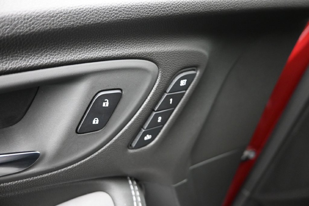 Used 2024 Red Buick Avenir image 17