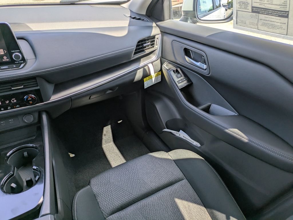 2026 Nissan Rogue SV - Photo 16
