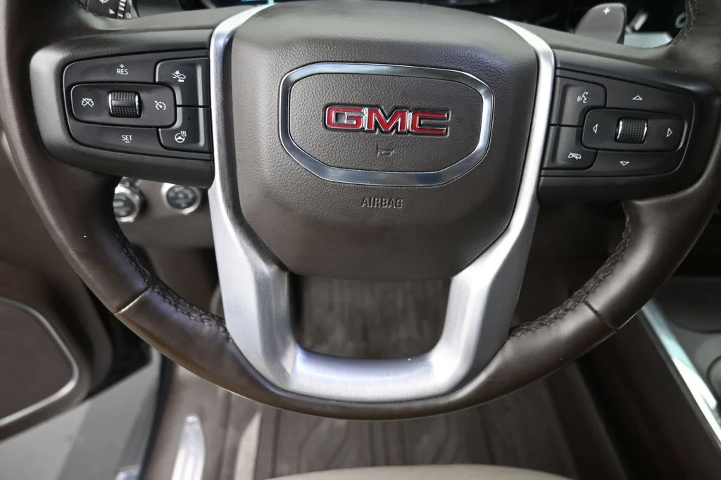 Used 2023 Silver GMC SLT image 19