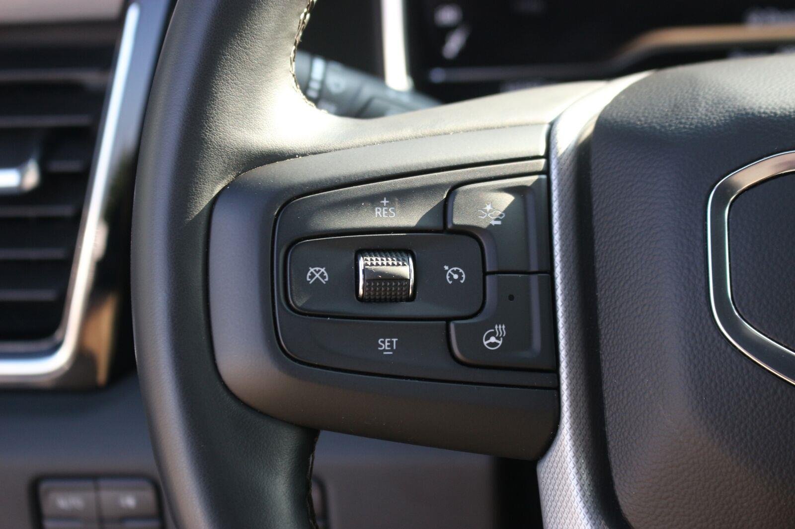 Used 2025 Onyx Black GMC Denali image 18