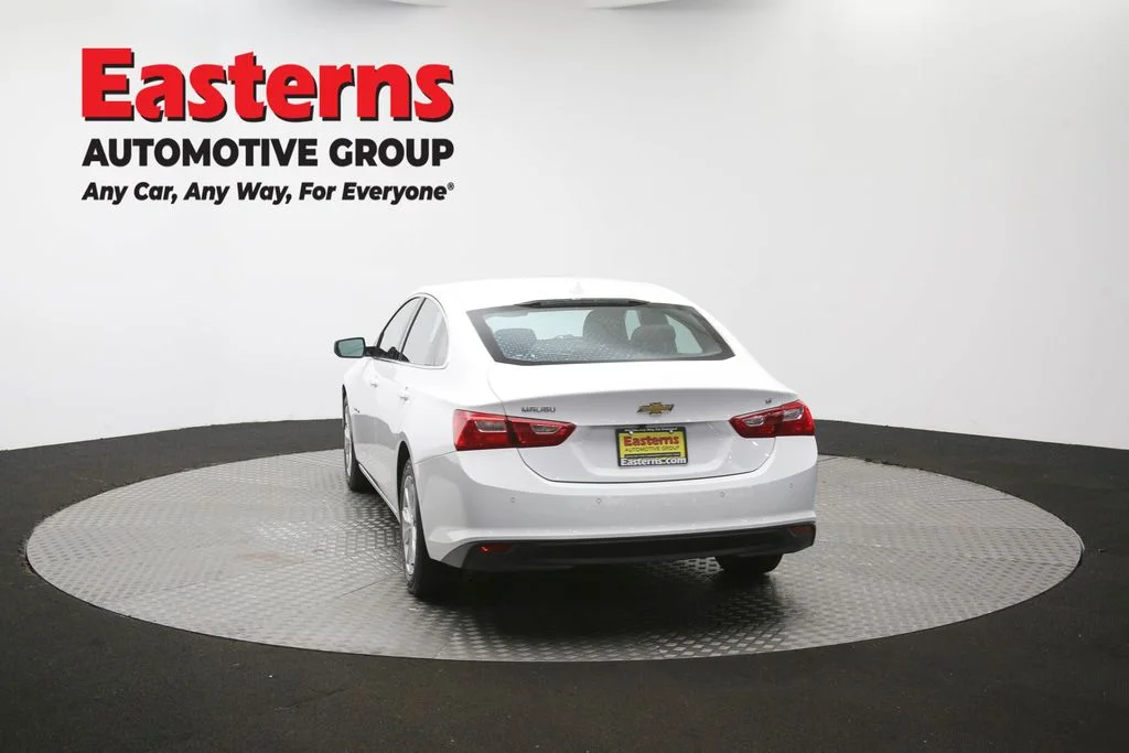 Used 2025 White Chevrolet LT image 37