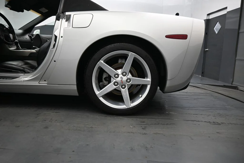 Used 2005 Silver Chevrolet Base image 15
